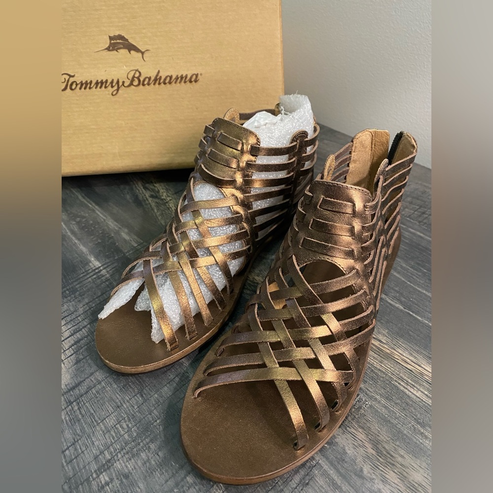 Tommy Bahama Prinia gladiator bronze sandals size 9